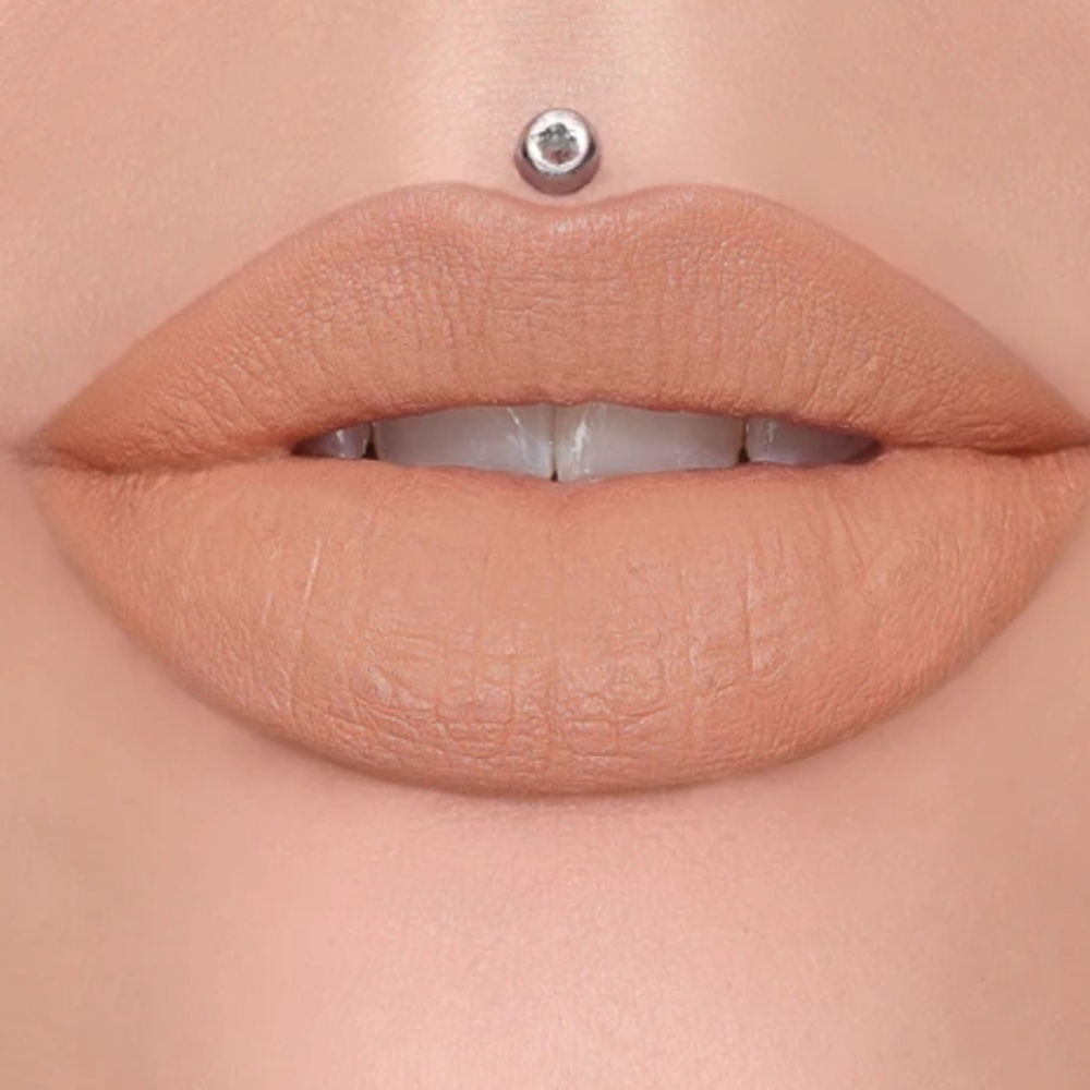 Jeffree Star Cosmetics Velvet Trap Pigment-Rich Lip Color in diet mannequin